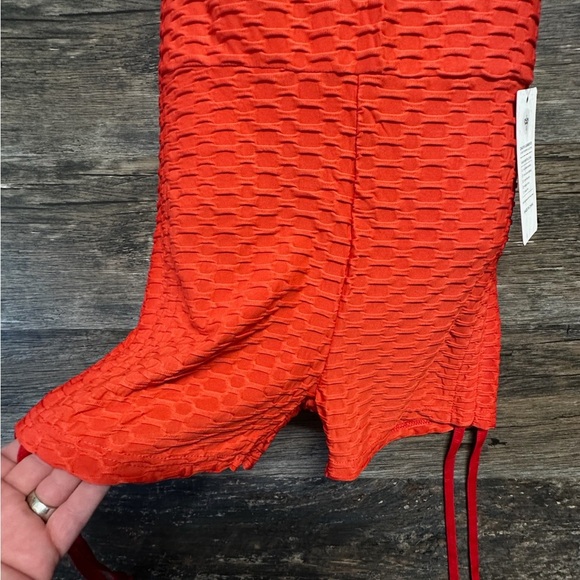 Qiaoya Textured Bright Red Romper Bodysuit NWT Women’s Size S/M - Picture 4 of 10